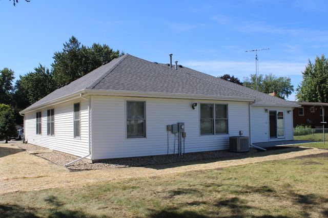 101 7th Street NE, Kasson, MN 55944