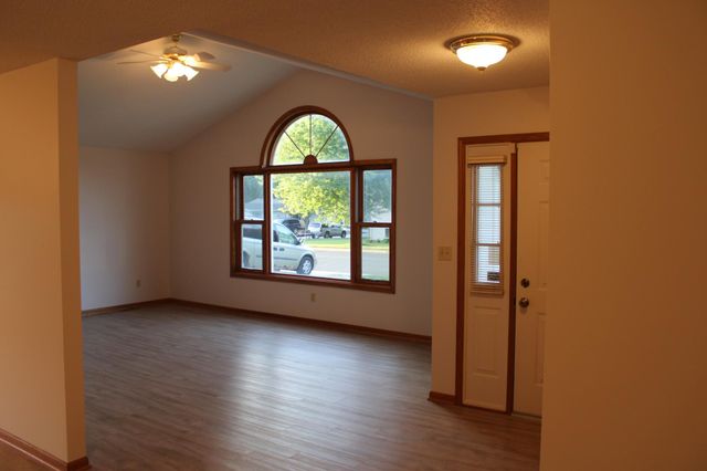 101 7th Street NE, Kasson, MN 55944