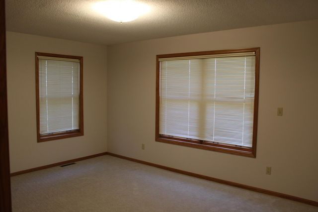 101 7th Street NE, Kasson, MN 55944
