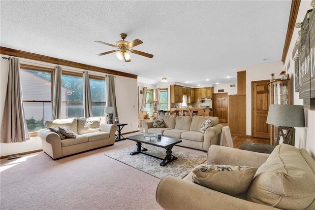 2431 S Ponca Avenue, Independence, MO 64057