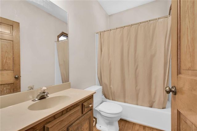 2431 S Ponca Avenue, Independence, MO 64057