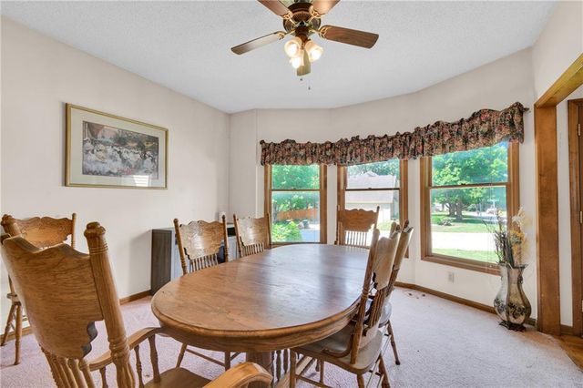 2431 S Ponca Avenue, Independence, MO 64057