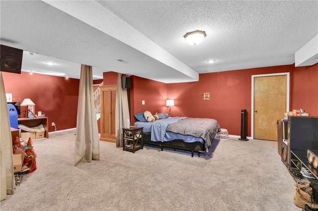 2431 S Ponca Avenue, Independence, MO 64057