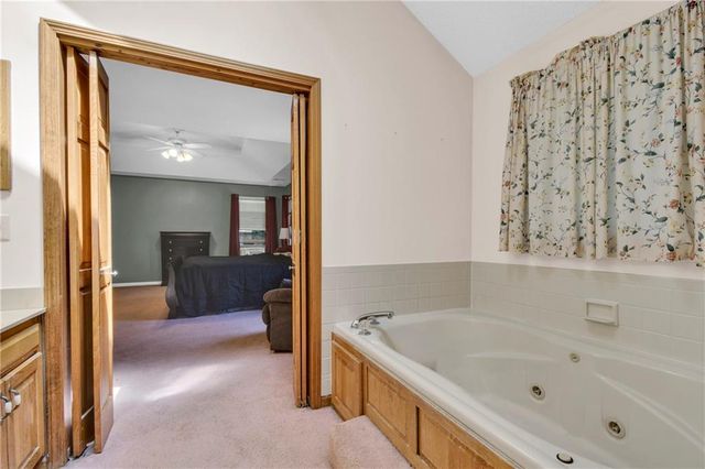 2431 S Ponca Avenue, Independence, MO 64057