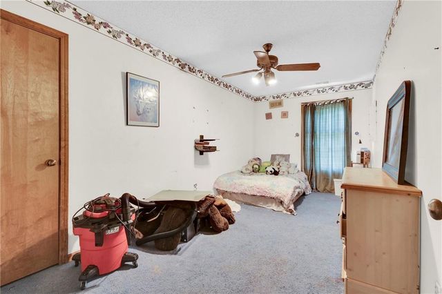 2431 S Ponca Avenue, Independence, MO 64057