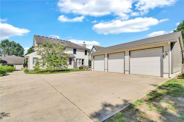 2431 S Ponca Avenue, Independence, MO 64057