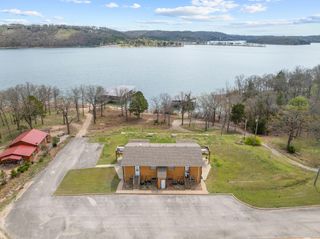 92 Ashley Marie Lane, Kimberling City, MO 65686