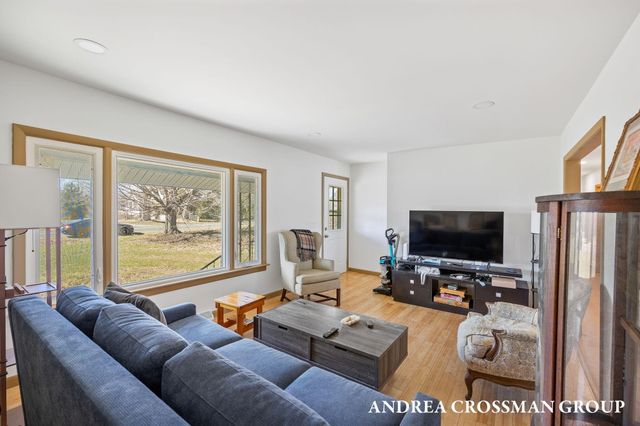 2027 64th Street, Fennville, MI 49408