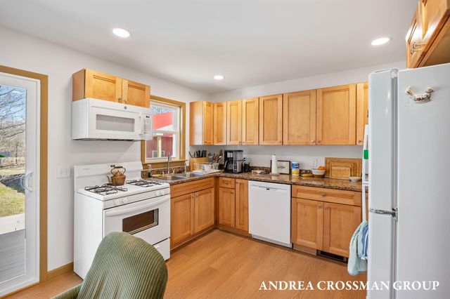 2027 64th Street, Fennville, MI 49408