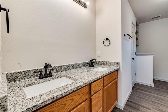 150 Bailey LOOP, Kyle, TX 78640