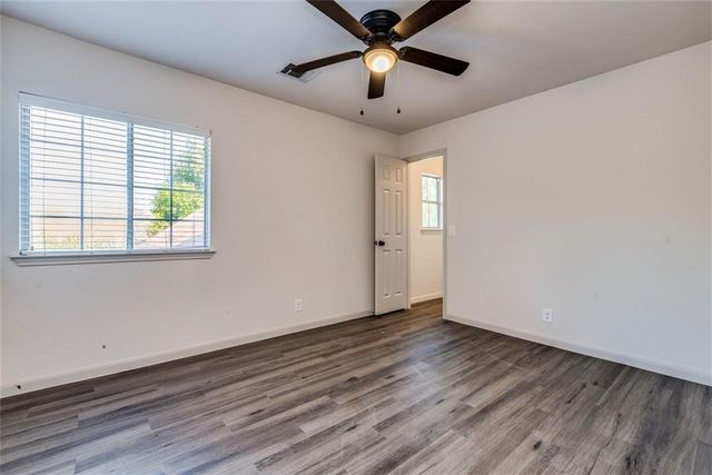 150 Bailey LOOP, Kyle, TX 78640