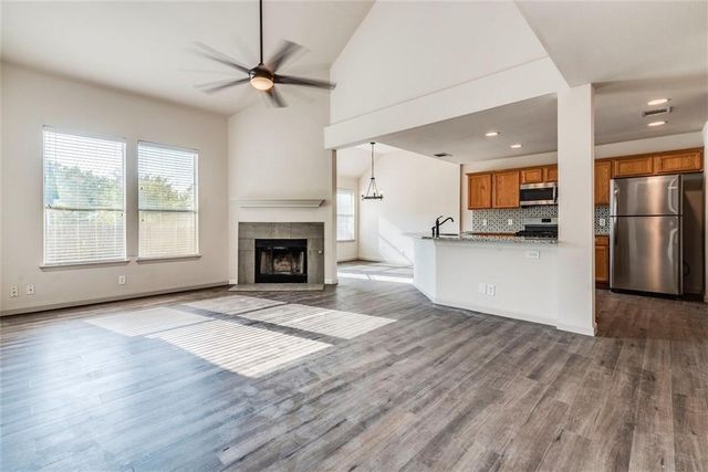 150 Bailey LOOP, Kyle, TX 78640