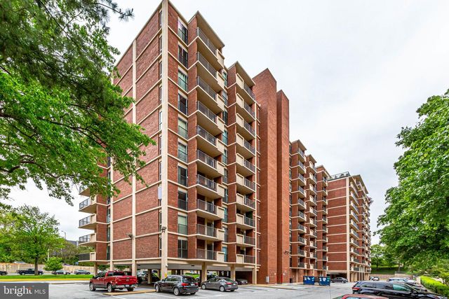 1300 ARMY NAVY DR S #227, Arlington, VA 22202