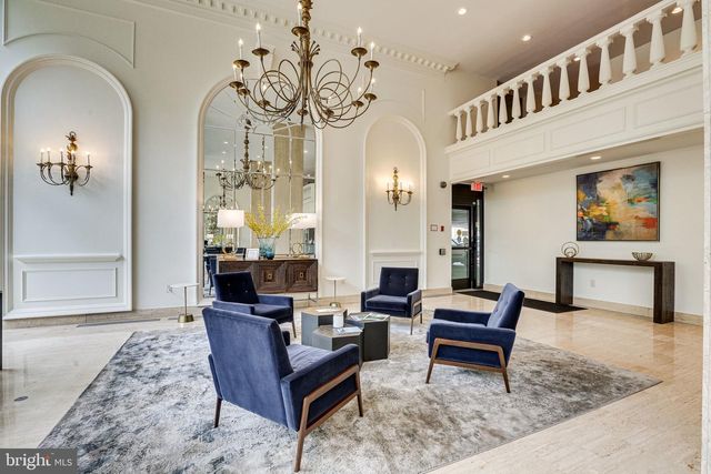 1300 ARMY NAVY DR S #227, Arlington, VA 22202