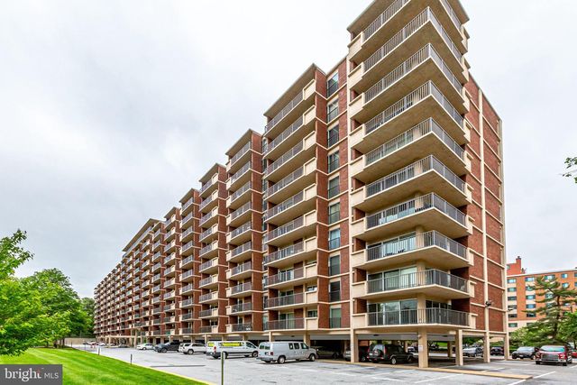 1300 ARMY NAVY DR S #227, Arlington, VA 22202