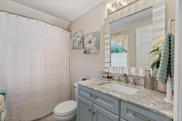 18 Snug Harbor Lane, Atkinson, NH 03811