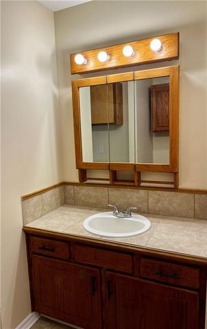 901 W Davis Street, Savannah, MO 64485