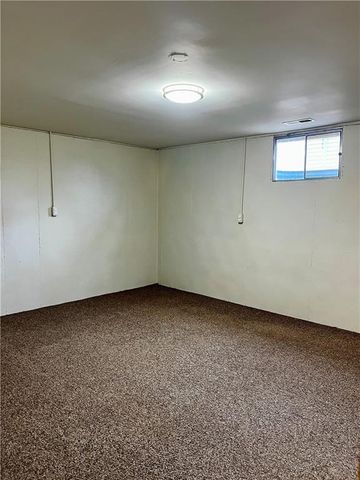 901 W Davis Street, Savannah, MO 64485