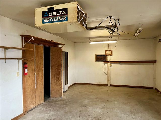 901 W Davis Street, Savannah, MO 64485