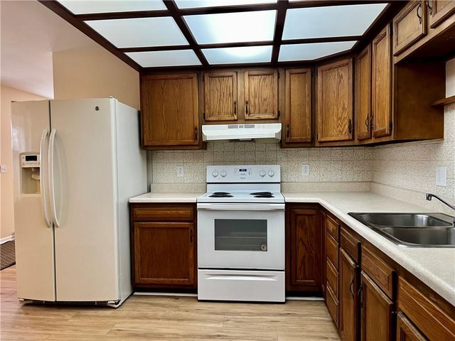 901 W Davis Street, Savannah, MO 64485