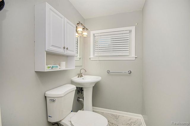 15105 Charles R Avenue, Eastpointe, MI 48021