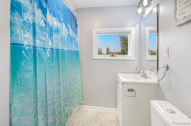 15105 Charles R Avenue, Eastpointe, MI 48021