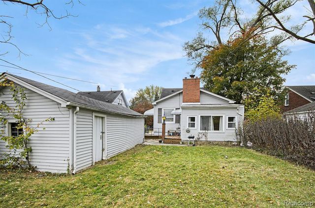 15105 Charles R Avenue, Eastpointe, MI 48021