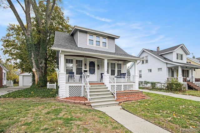 15105 Charles R Avenue, Eastpointe, MI 48021