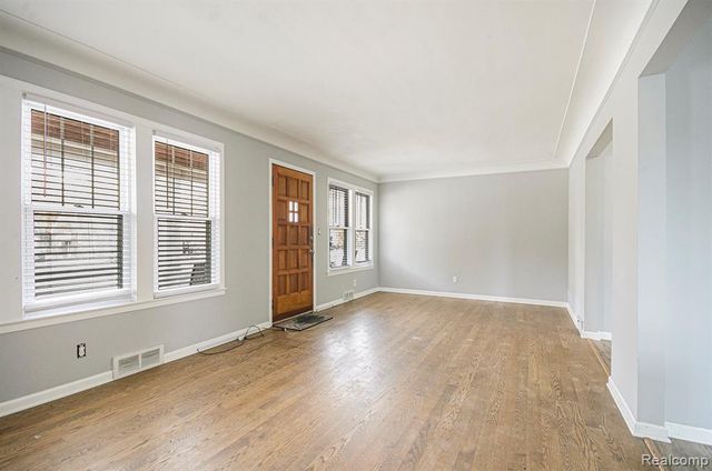 15105 Charles R Avenue, Eastpointe, MI 48021