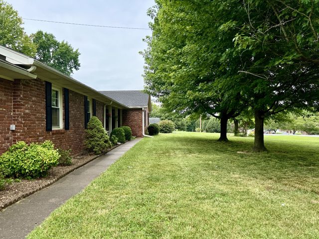 1010 S College St, Franklin, KY 42134