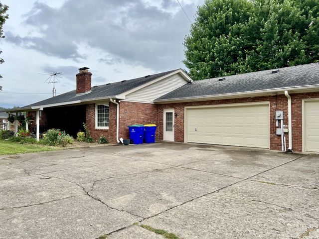 1010 S College St, Franklin, KY 42134