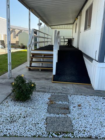 1500 W Villa Avenue N spc 7, Clovis, CA 93612