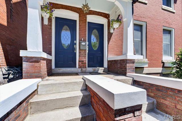 4161 Flad Avenue, St Louis, MO 63110