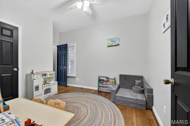 4161 Flad Avenue, St Louis, MO 63110