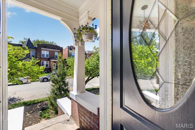4161 Flad Avenue, St Louis, MO 63110