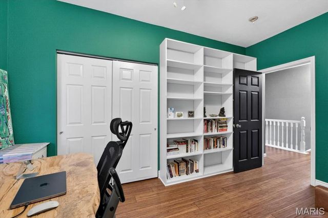 4161 Flad Avenue, St Louis, MO 63110