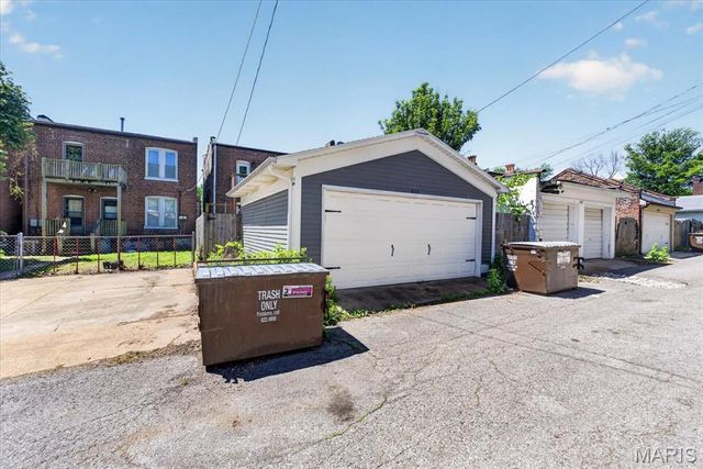 4161 Flad Avenue, St Louis, MO 63110