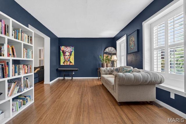 4161 Flad Avenue, St Louis, MO 63110