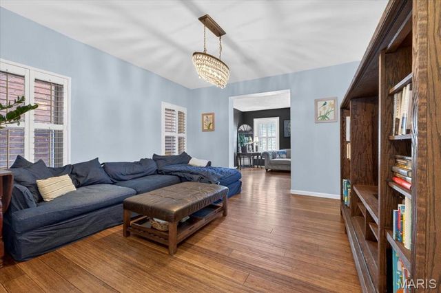 4161 Flad Avenue, St Louis, MO 63110