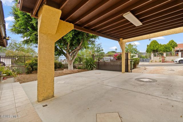 13260 Raven Street, Sylmar, CA 91342