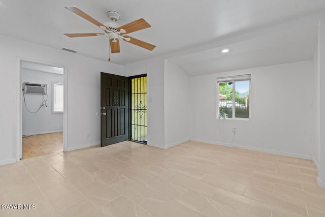 13260 Raven Street, Sylmar, CA 91342