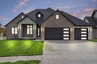 5546 East Cavalcade Lane, Springfield, MO 65802