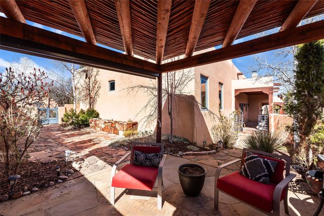 4 Calle Siete Casas, Santa Fe, NM 87507