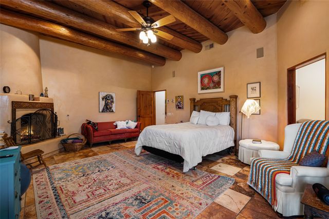 4 Calle Siete Casas, Santa Fe, NM 87507