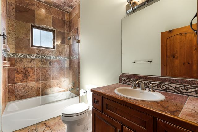 4 Calle Siete Casas, Santa Fe, NM 87507