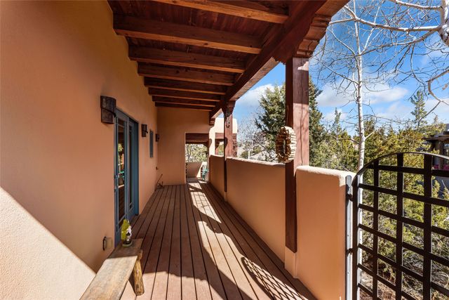 4 Calle Siete Casas, Santa Fe, NM 87507