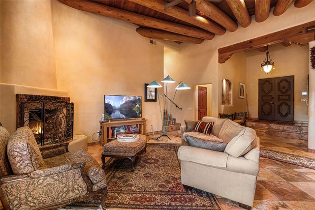 4 Calle Siete Casas, Santa Fe, NM 87507