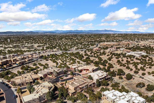 4 Calle Siete Casas, Santa Fe, NM 87507