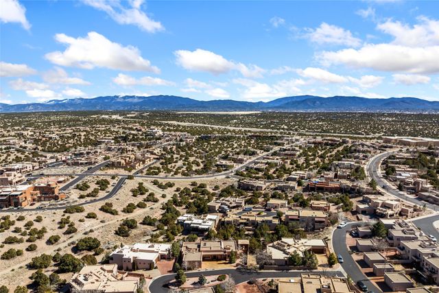 4 Calle Siete Casas, Santa Fe, NM 87507
