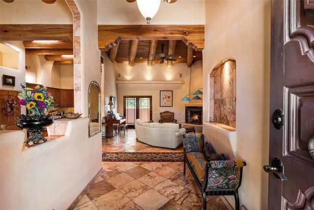 4 Calle Siete Casas, Santa Fe, NM 87507